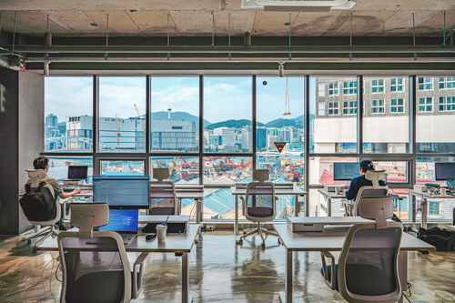 더휴일X데스커 워케이션 센터