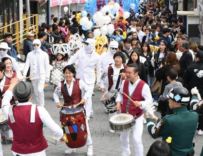 甘川文化村路地祭り