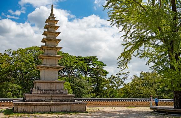 Top 3 Stone Wall Paths for Cool Autumn: Recommended Tour : Themed Tour :  Themed Tour: 부산시 공식 관광 포털 비짓부산 visit busan