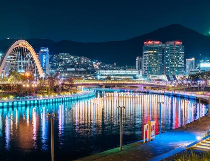 釜山新興夜景勝地，北港親水公園