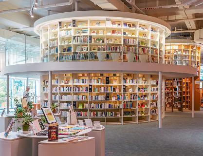 ‘Bookdoochilseong Library’, where books meet people and become a light and a guide