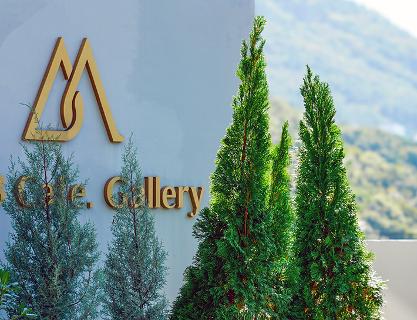 M543 Cafe. Gallery: Art and Relaxation in One Place